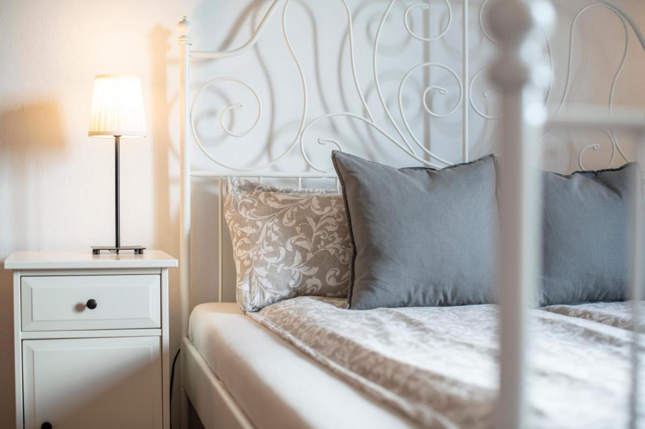 Old Town Studio And Apartment فيرسار المظهر الخارجي الصورة
