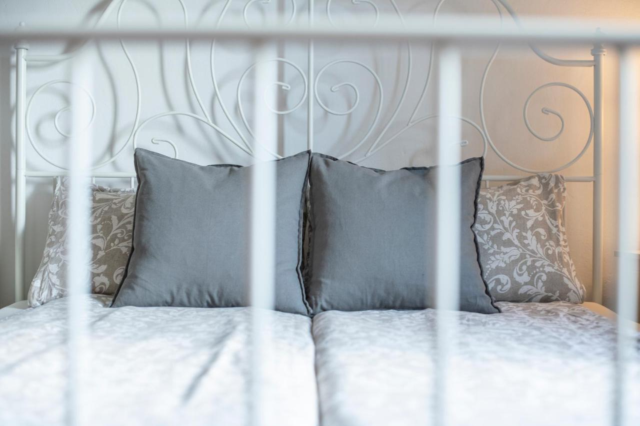 Old Town Studio And Apartment فيرسار المظهر الخارجي الصورة