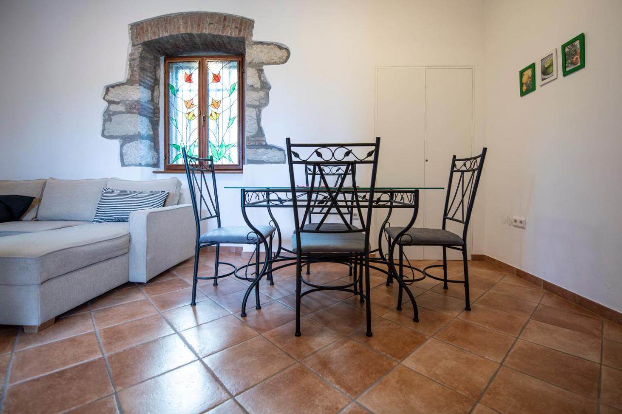 Old Town Studio And Apartment فيرسار المظهر الخارجي الصورة